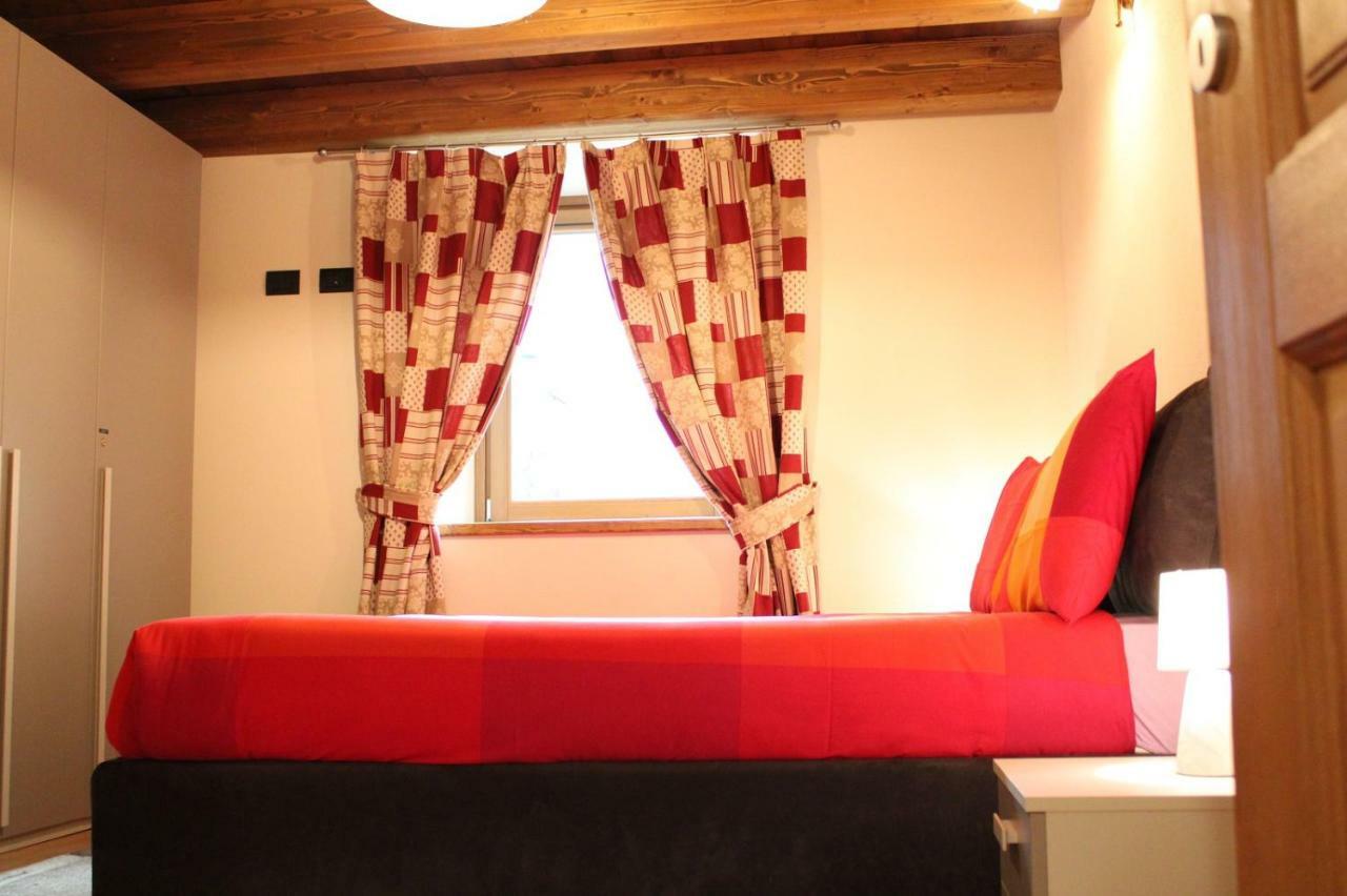 L'Atelier Du Temps - Les Greniers Appartements Aosta Esterno foto